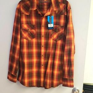 Brand new with tags Men's Cinch shirt, Lg